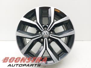 Gebruikte Velg Volkswagen Passat Variant (3G5) 2.0 TDI 16V 150 Prijs € 139,95 Margeregeling aangeboden door Boonstra Autoparts