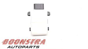 Gebruikte Radar sensor Porsche Cayenne III (9YA) 4.0 V8 Turbo S 32V E-Hybrid Prijs € 81,95 Margeregeling aangeboden door Boonstra Autoparts