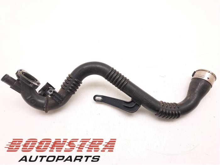 Gebruikte Intercooler Buis Renault Clio IV (5R) 0.9 Energy TCE 90 12V Prijs € 24,95 Margeregeling aangeboden door Boonstra Autoparts