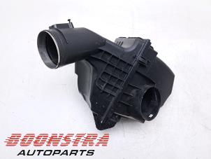 Gebruikte Luchtfilterhuis BMW 5 serie (F10) 528i 16V Prijs € 69,95 Margeregeling aangeboden door Boonstra Autoparts