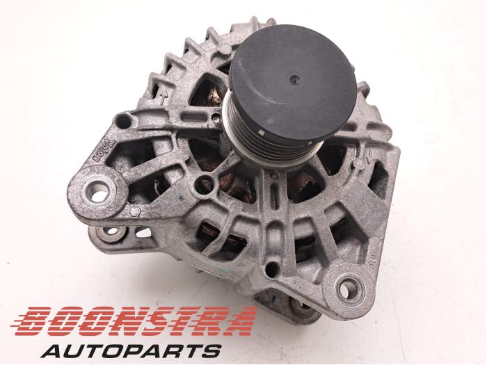 Dynamo van een Renault Captur (2R) 1.2 TCE 16V EDC 2013
