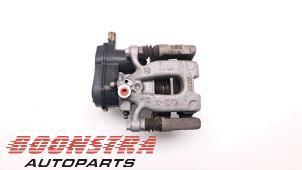 Gebruikte Remklauw (Tang) links-achter Peugeot 208 II (UB/UH/UP) 1.2 Vti 12V PureTech 130 Prijs € 39,95 Margeregeling aangeboden door Boonstra Autoparts