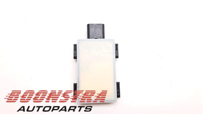 Gebruikte Radar sensor Kia EV6 (CV) 77.4 kWh RWD Prijs € 179,95 Margeregeling aangeboden door Boonstra Autoparts