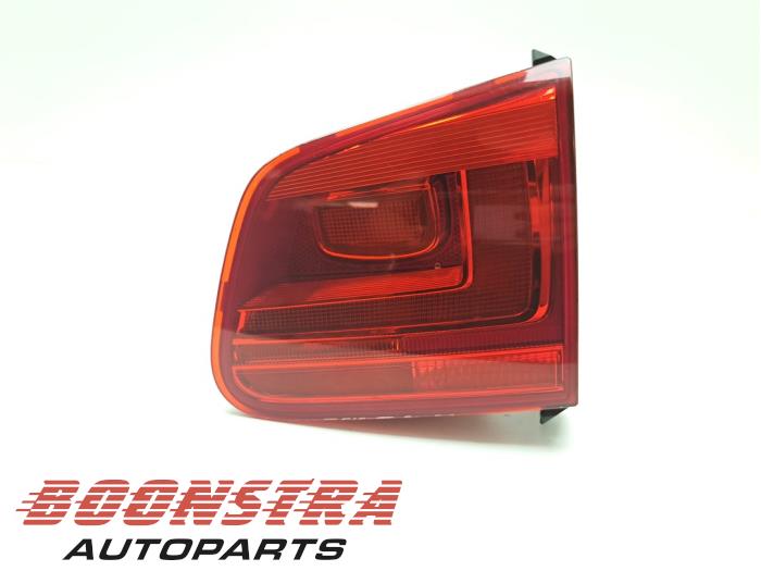 Gebruikte Achterlicht rechts Volkswagen Tiguan (5N1/2) 1.4 TSI 16V 4Motion Prijs € 34,95 Margeregeling aangeboden door Boonstra Autoparts