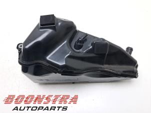 Gebruikte Adblue tank BMW 3 serie Touring (F31) 320d 2.0 16V EfficientDynamicsEdition Prijs € 124,95 Margeregeling aangeboden door Boonstra Autoparts