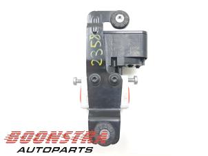 Gebruikte Aircopomp module Porsche Taycan (Y1A) 4S Prijs € 69,94 Margeregeling aangeboden door Boonstra Autoparts