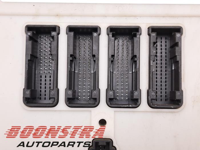 Computer Body Control van een BMW 3 serie (F30) 318i 1.5 TwinPower Turbo 12V 2019