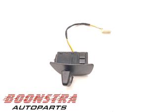 Gebruikte Stuurverstel schakelaar BMW 5 serie (G30) 520i 2.0 TwinPower Turbo 16V Prijs € 24,95 Margeregeling aangeboden door Boonstra Autoparts