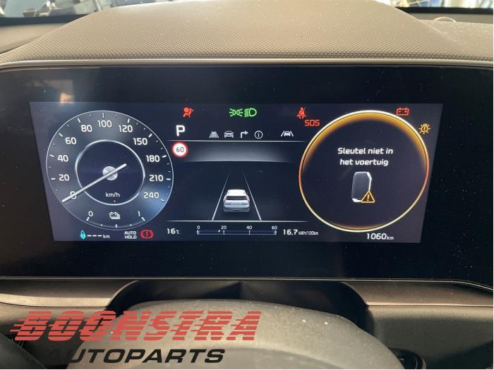 Gebruikte Display Interieur Kia Niro II (SG2) e-Niro 64.8 kWh Prijs € 1.799,95 Margeregeling aangeboden door Boonstra Autoparts