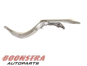 Gebruikte Scharnier Achterklep Porsche Boxster (987) 3.2 S 24V Prijs € 49,95 Margeregeling aangeboden door Boonstra Autoparts