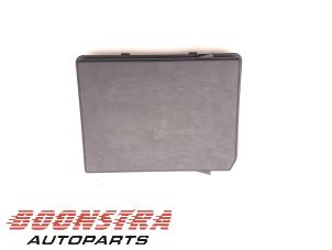 Gebruikte Zekeringkast Renault Talisman Estate (RFDK) 1.3 TCE 140 16V Prijs € 83,43 Inclusief btw aangeboden door Boonstra Autoparts