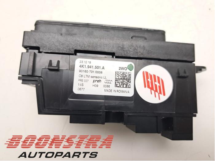 Licht Schakelaar van een Audi A6 Avant (C8) 3.0 V6 24V 50 TDI Mild Hybrid Quattro 2018