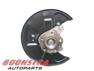 Gebruikte Fusee rechts-voor Lynk &amp; Co 01 1.5 PHEV Prijs € 304,95 Margeregeling aangeboden door Boonstra Autoparts