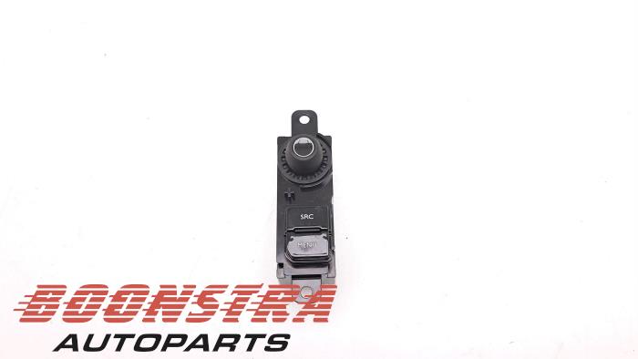 Gebruikte Bediening boordcomputer Peugeot 2008 (CU) 1.2 12V e-THP PureTech 110 Prijs € 24,95 Margeregeling aangeboden door Boonstra Autoparts