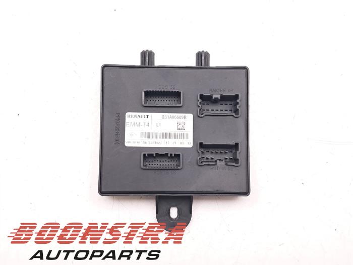 Gebruikte Central electronic module Renault Clio IV Estate/Grandtour (7R) 0.9 Energy TCE 12V Prijs € 49,95 Margeregeling aangeboden door Boonstra Autoparts