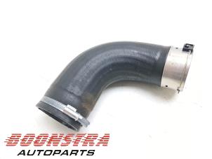Gebruikte Intercooler Slang Volvo XC40 (XZ) 1.5 T5 Plug-in Hybrid 16V Prijs € 39,95 Margeregeling aangeboden door Boonstra Autoparts