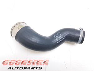 Gebruikte Intercooler Slang Volvo XC40 (XZ) 1.5 T5 Plug-in Hybrid 16V Prijs € 39,95 Margeregeling aangeboden door Boonstra Autoparts