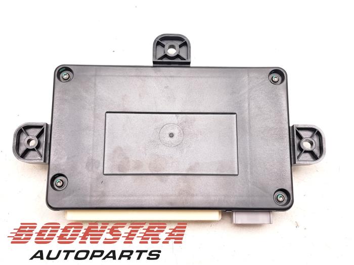 Computer Body Control van een Tesla Model X 100D 2018