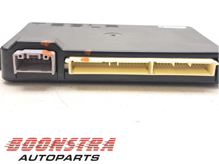 Computer Body Control van een Tesla Model X 100D 2018