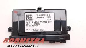 Gebruikte Cabriokap computer Tesla Model S 75D Prijs € 39,95 Margeregeling aangeboden door Boonstra Autoparts