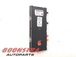 Gebruikte Antenne Versterker Volvo XC40 (XZ) 1.5 T5 Plug-in Hybrid 16V Prijs € 39,95 Margeregeling aangeboden door Boonstra Autoparts