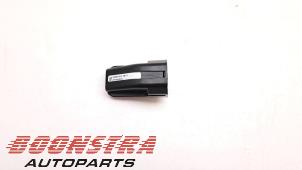 Gebruikte Relais Tesla Model S 75D Prijs € 24,95 Margeregeling aangeboden door Boonstra Autoparts