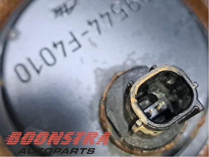 Fusee rechts-achter van een Toyota Corolla Touring Sport (E21/EH1) 1.2 16V Turbo 2020