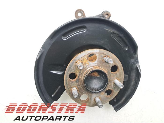 Fusee rechts-achter van een Toyota Corolla Touring Sport (E21/EH1) 1.2 16V Turbo 2020