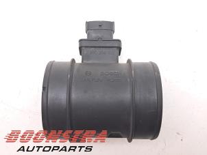 Gebruikte Luchtmassameter Fiat Doblo Cargo (263) 1.6 D Multijet Prijs € 24,95 Margeregeling aangeboden door Boonstra Autoparts