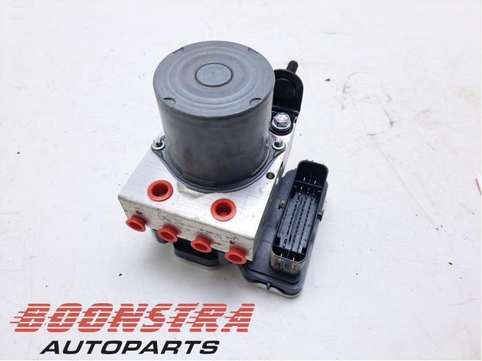 Gebruikte ABS Pomp Toyota Corolla Touring Sport (E21/EH1) 1.2 16V Turbo Prijs € 99,95 Margeregeling aangeboden door Boonstra Autoparts
