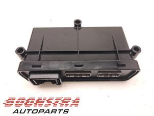 Gebruikte Schakelaar Centr. Deurvergrendeling Tesla Model S 75D Prijs € 24,95 Margeregeling aangeboden door Boonstra Autoparts