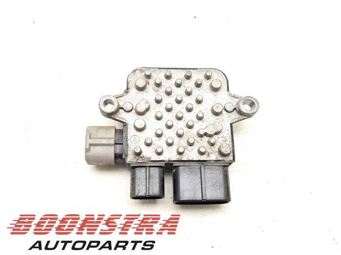 Gebruikte Koeling Module Tesla Model S 75D Prijs € 29,95 Margeregeling aangeboden door Boonstra Autoparts