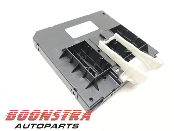 Computer Body Control van een Volkswagen Touran (5T1) 2.0 TDI 150 2016