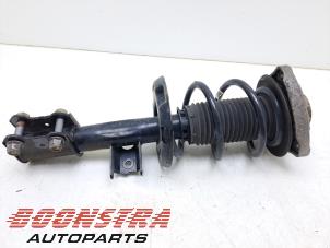 Gebruikte Mac Phersonpoot rechts-voor Mercedes CLA (117.3) 1.6 CLA-180 16V Prijs € 123,95 Margeregeling aangeboden door Boonstra Autoparts