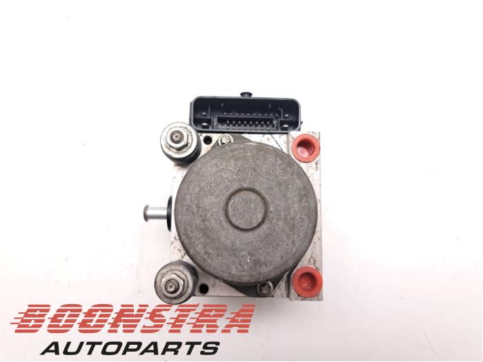 Gebruikte ABS Pomp Fiat 500 (312) 1.2 Prijs € 24,95 Margeregeling aangeboden door Boonstra Autoparts