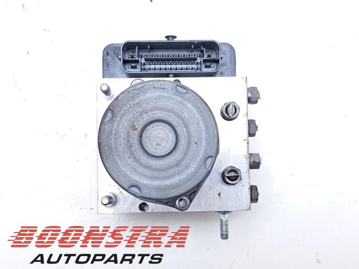 Gebruikte ABS Pomp Renault Clio V (RJAB) 1.0 TCe 100 12V Prijs € 94,95 Margeregeling aangeboden door Boonstra Autoparts