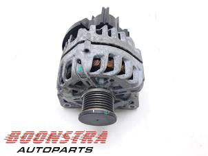 Gebruikte Dynamo Renault Clio V (RJAB) 1.0 TCe 100 12V Prijs € 44,95 Margeregeling aangeboden door Boonstra Autoparts