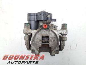 Gebruikte Remklauw (Tang) rechts-achter Ford Mondeo V 2.0 EcoBlue Prijs € 49,95 Margeregeling aangeboden door Boonstra Autoparts