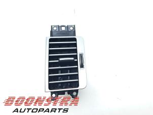 Gebruikte Luchtrooster zijkant Landrover Range Rover IV (LG) 3.0 V6 P400 MHEV HST Prijs € 49,95 Margeregeling aangeboden door Boonstra Autoparts