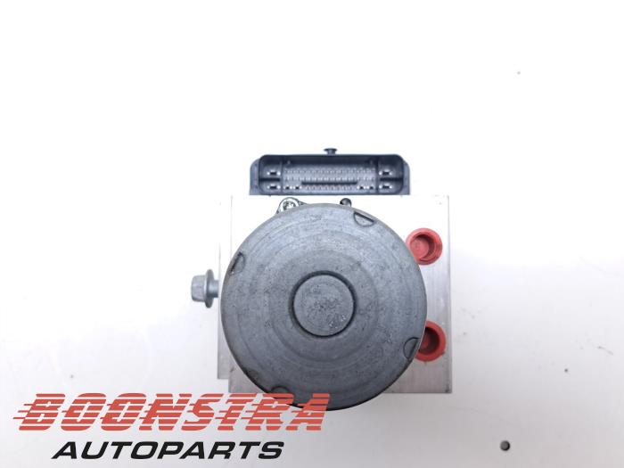 Gebruikte ABS Pomp Landrover Range Rover IV (LG) 3.0 V6 P400 MHEV HST Prijs € 174,95 Margeregeling aangeboden door Boonstra Autoparts