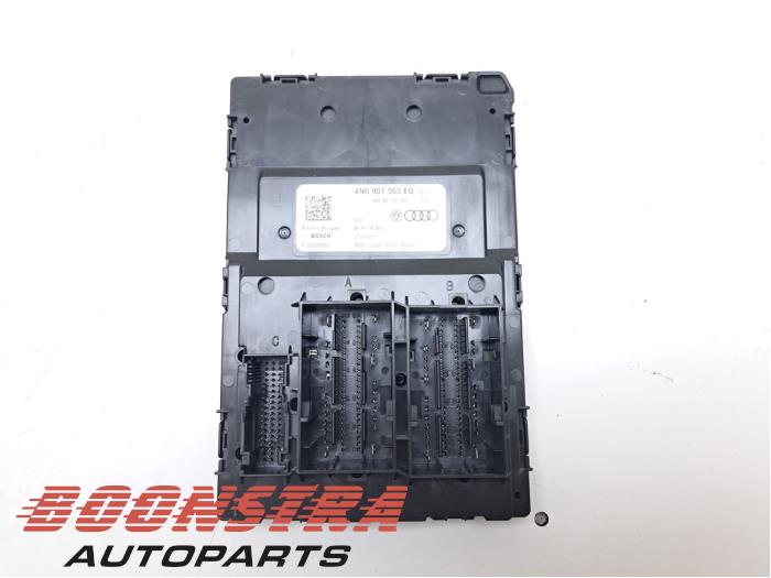 Gebruikte Computer Body Control Audi e-tron (GEN) 55 quattro Prijs € 239,95 Margeregeling aangeboden door Boonstra Autoparts