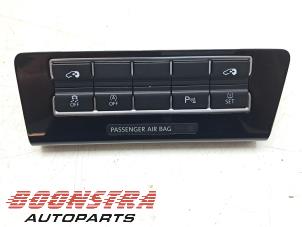 Gebruikte Schakelaar ESP Volkswagen Sharan (7N) 2.0 TDI 16V Prijs € 24,95 Margeregeling aangeboden door Boonstra Autoparts