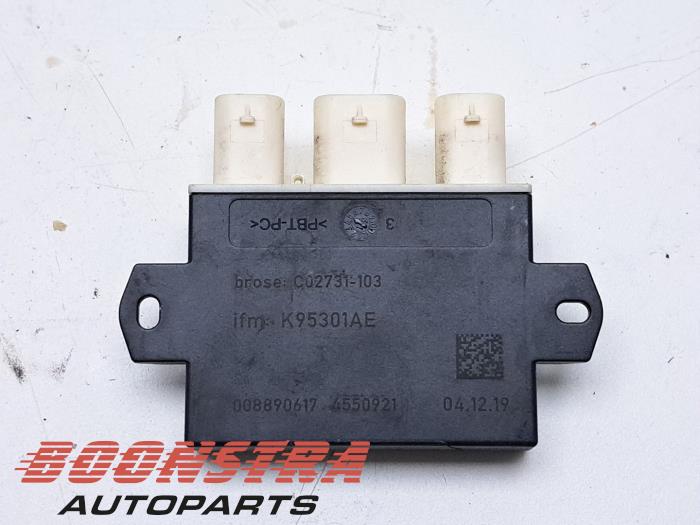 Gebruikte PDC Module Landrover Range Rover IV (LG) 3.0 V6 P400 MHEV HST Prijs € 64,95 Margeregeling aangeboden door Boonstra Autoparts