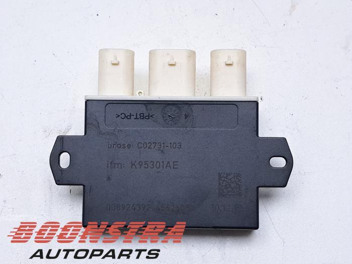 Gebruikte PDC Module Landrover Range Rover IV (LG) 3.0 V6 P400 MHEV HST Prijs € 64,95 Margeregeling aangeboden door Boonstra Autoparts