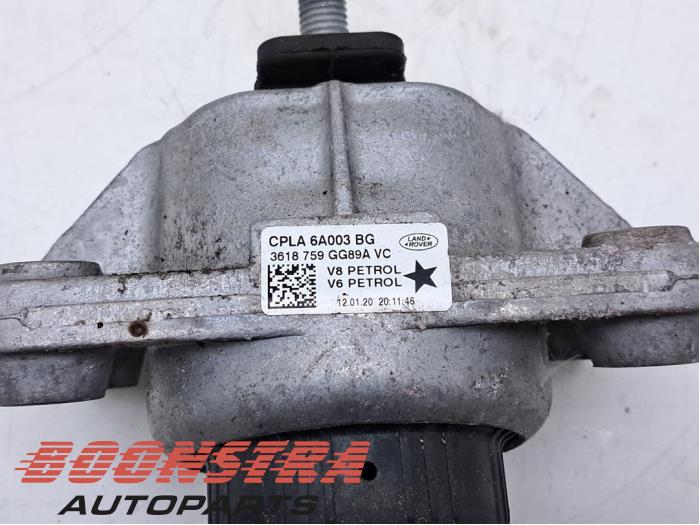 Motorsteun van een Land Rover Range Rover IV (LG) 3.0 V6 P400 MHEV HST 2020