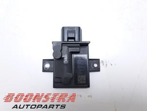 Gebruikte Brandstofpomp module Landrover Range Rover IV (LG) 3.0 V6 P400 MHEV HST Prijs € 104,95 Margeregeling aangeboden door Boonstra Autoparts