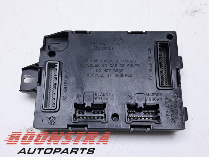 Gebruikte Module Bodycontrol Renault Captur I (2R) 0.9 Energy TCE 12V Prijs € 94,95 Margeregeling aangeboden door Boonstra Autoparts