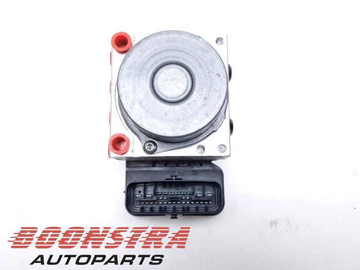 Gebruikte ABS Pomp Toyota C-HR (X1,X5) 1.8 16V Hybrid Prijs € 114,95 Margeregeling aangeboden door Boonstra Autoparts