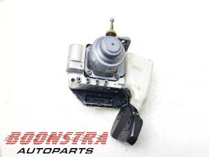 Gebruikte Rembooster Volvo XC60 II (UZ) 2.0 T8 16V Recharge, Twin Engine AWD Prijs € 314,95 Margeregeling aangeboden door Boonstra Autoparts