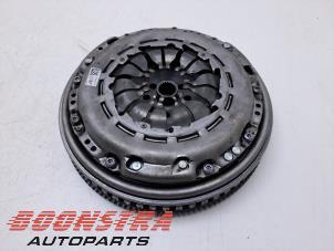 Gebruikte Dubbele massa vliegwiel Renault Kangoo Express (RFK) 1.5 Blue dCi 95 Prijs € 301,29 Inclusief btw aangeboden door Boonstra Autoparts